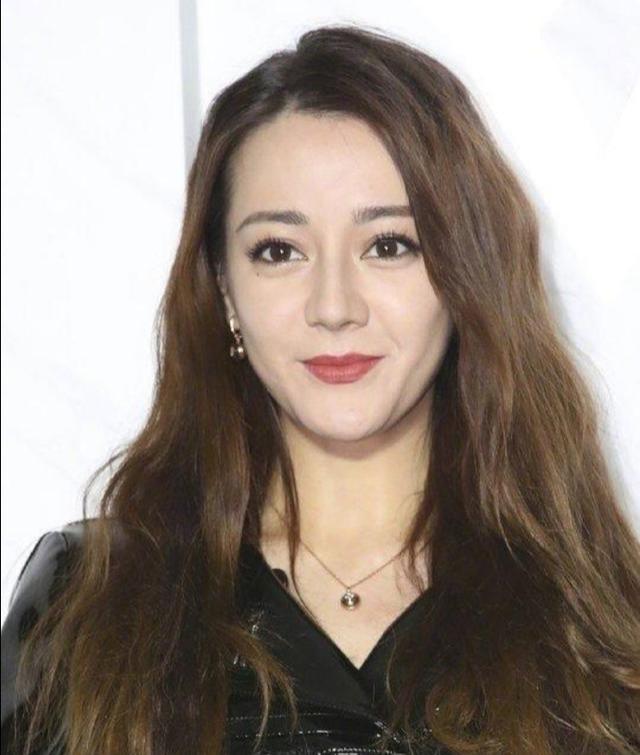 迪丽热巴近期美照,小巷深处的隐藏宝藏与独特风情